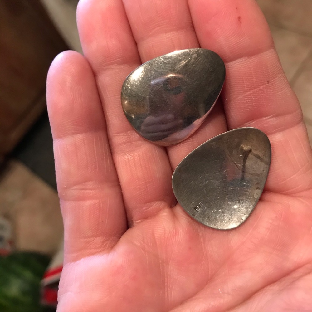 James Avery Retired Modern Teardrop Ear Posts